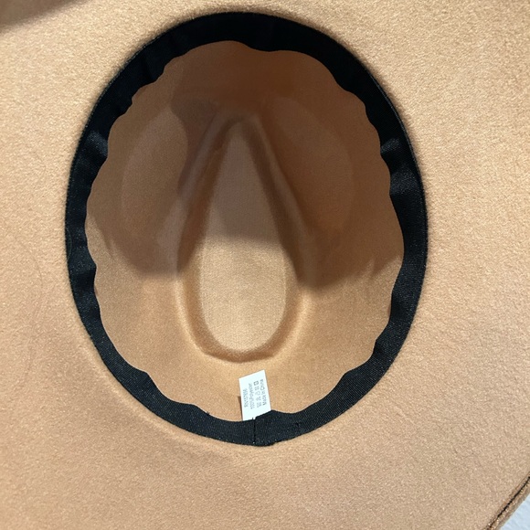 Excellent Like New Condition Rocky Mountain Hat - Picture 2 of 3